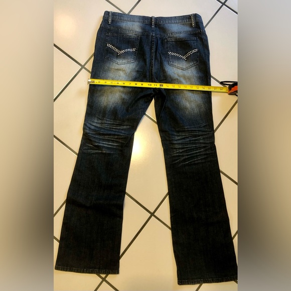 Ladies Venus brand size 12 jeans dark wash with plenty of bling and stretch - Picture 2 of 10